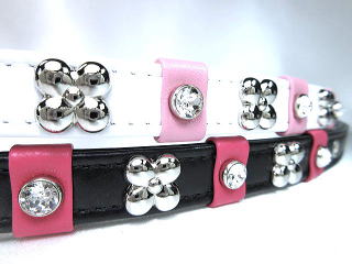 メタリックフラワーとクリスタルガラスの首輪