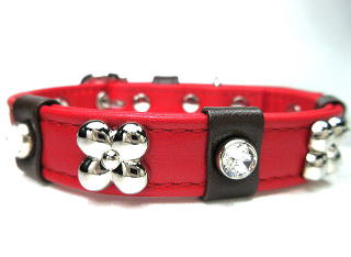 メタリックの花とキラキラクリスタルの首輪