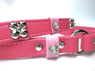 ピンクの可愛い犬用リード